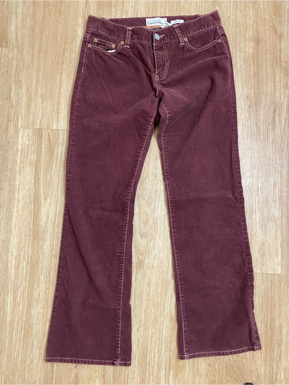 Old Navy Straight-Leg Corduroy Jeans in Wine